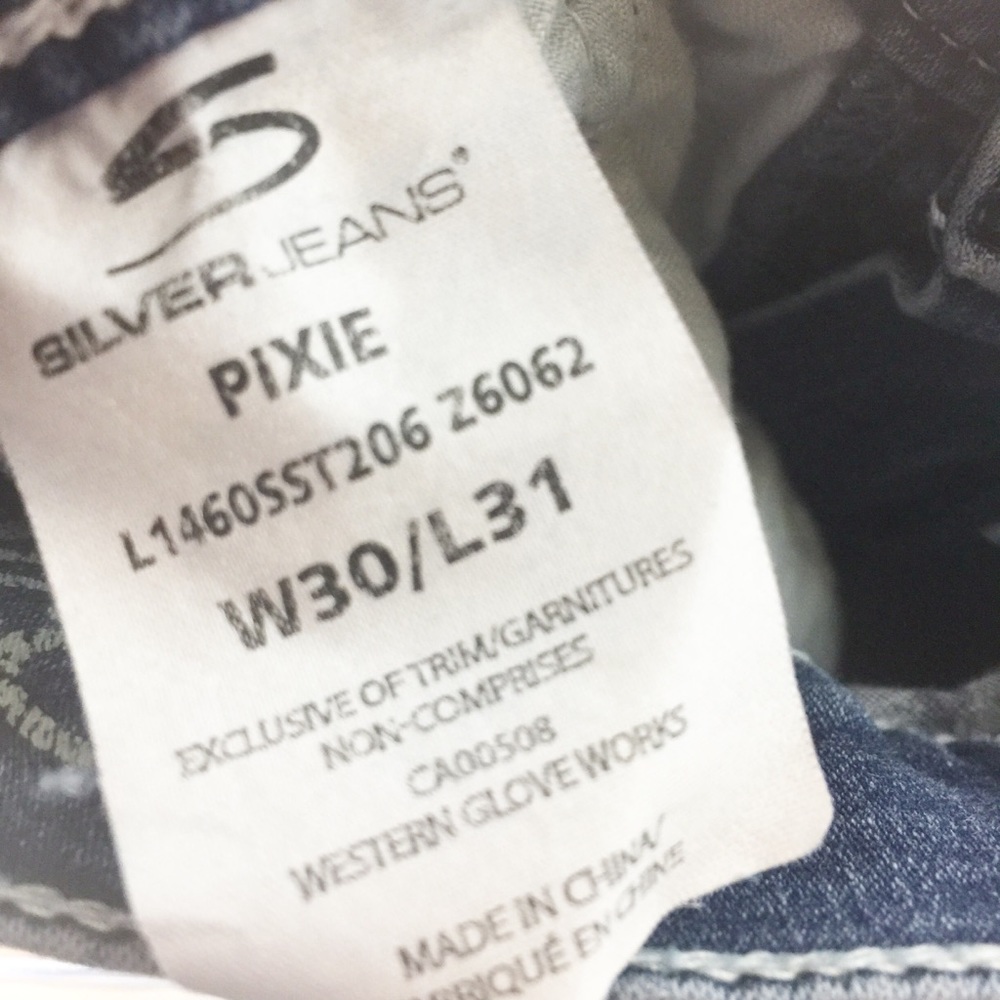 Silver Jeans Pixie Distressed Raw Hem Shorts - image 5